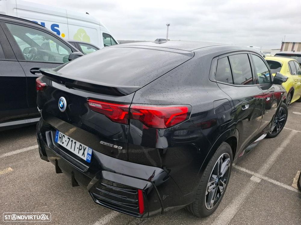 BMW iX2 eDrive20 Pack Desportivo M - 2