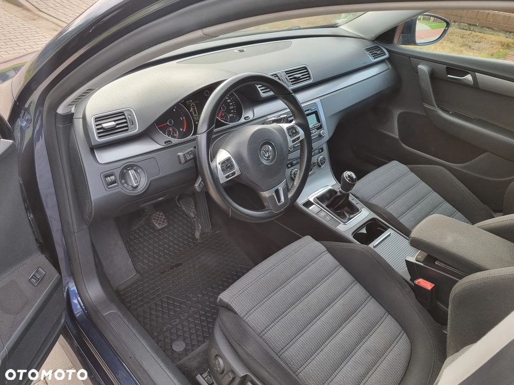 Volkswagen Passat 2.0 TDI Highline - 10