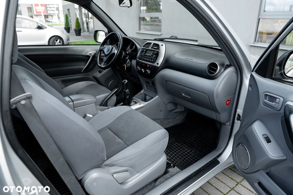 Toyota RAV4 4x4 Edition - 5