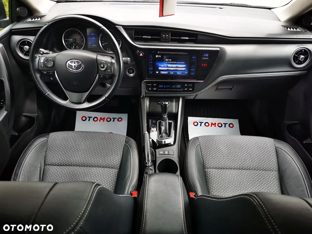 Toyota Corolla 1.6 Executive MS - 17