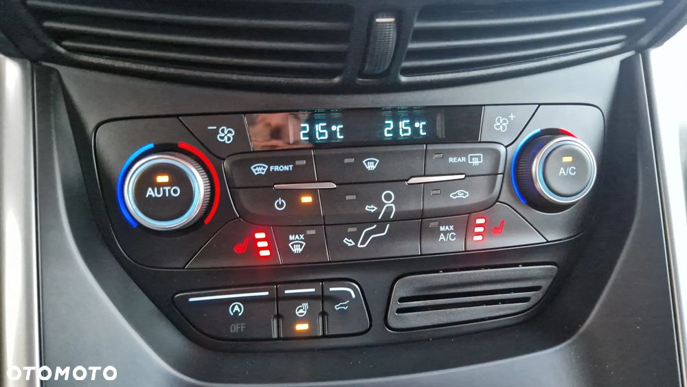 Ford Kuga 1.5 EcoBoost 2x4 Titanium - 12