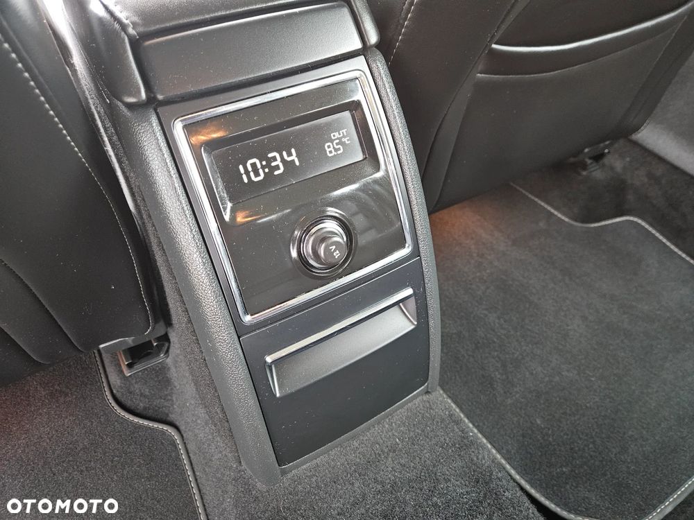 Skoda Superb 2.0 TDI DSG Elegance - 27