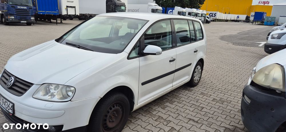 Volkswagen Touran 1.6 FSI Basis - 1