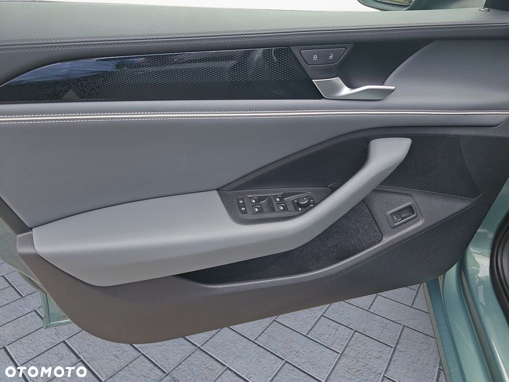 Volkswagen Passat - 34
