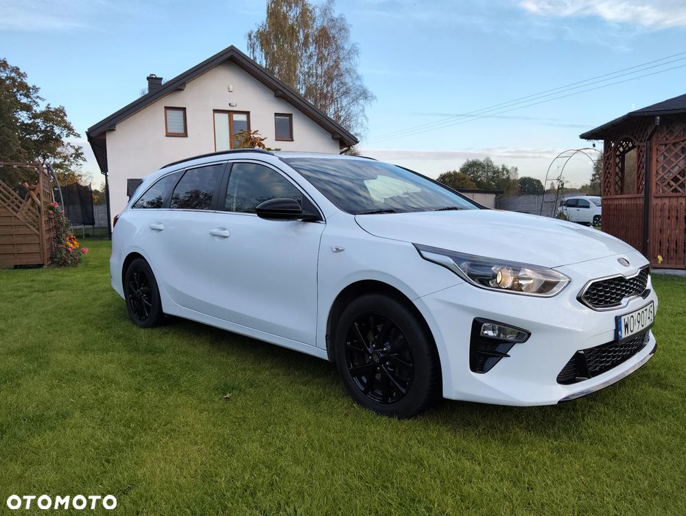 Kia Ceed - 10