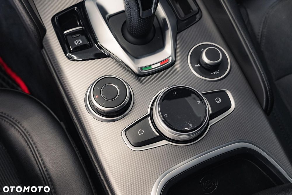 Alfa Romeo Giulia 2.0 Turbo Sprint - 25