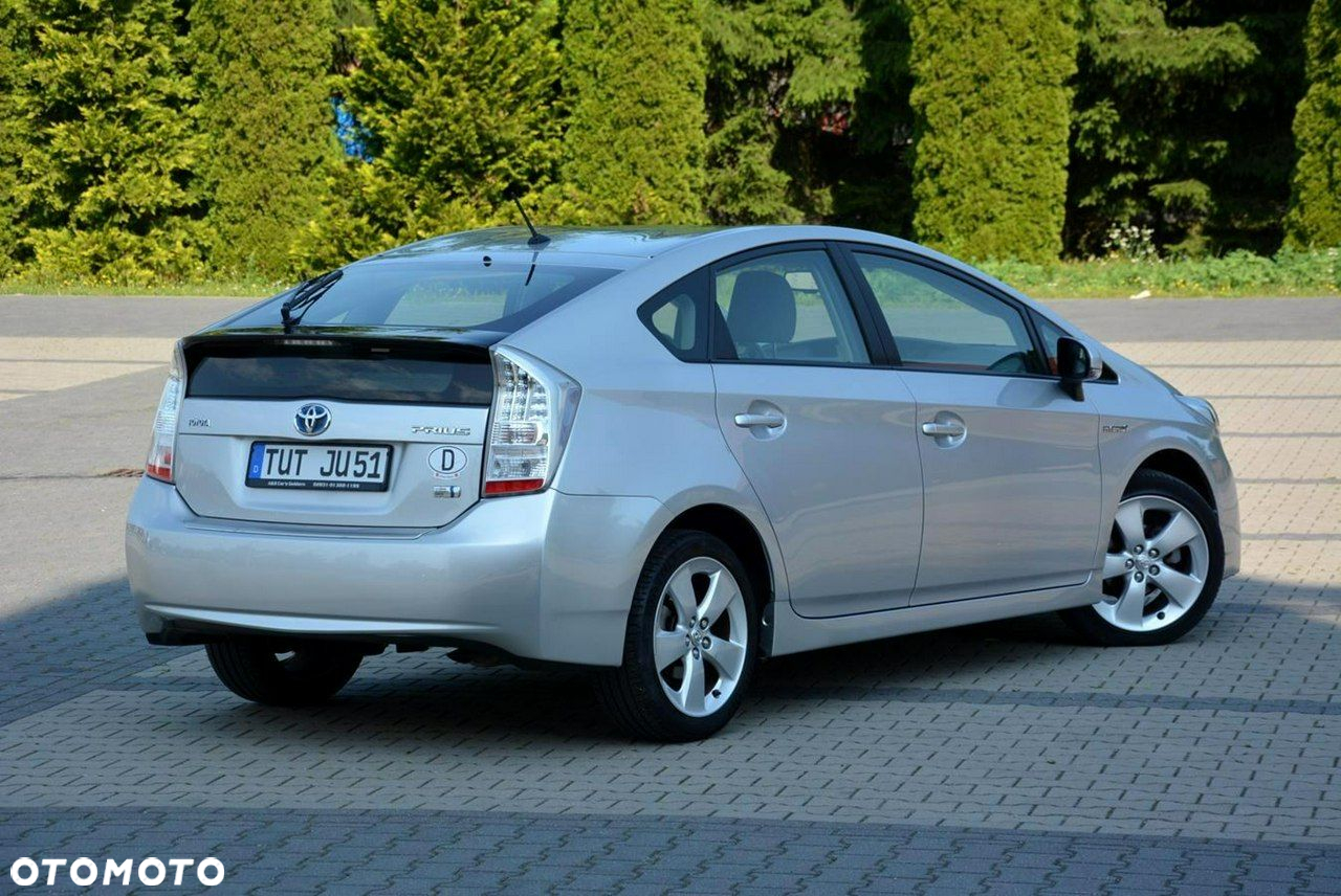 Toyota Prius 1.8 HSD Sol - 13