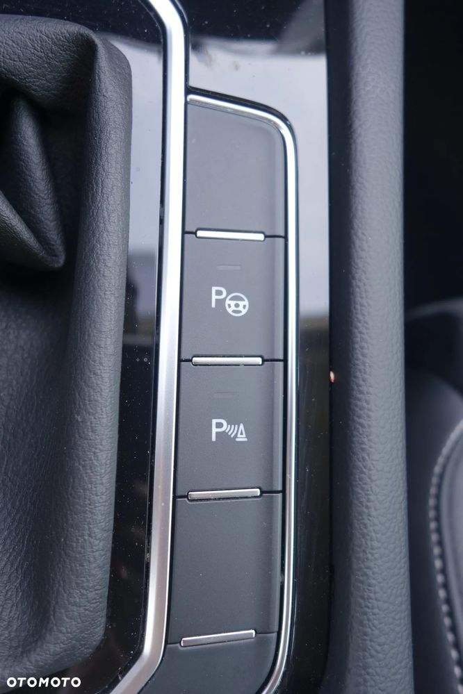 Volkswagen Passat - 24