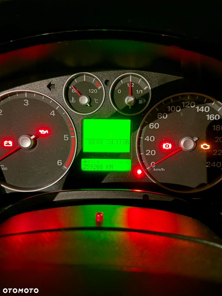 Ford Focus 1.6 TDCi Ambiente DPF - 8