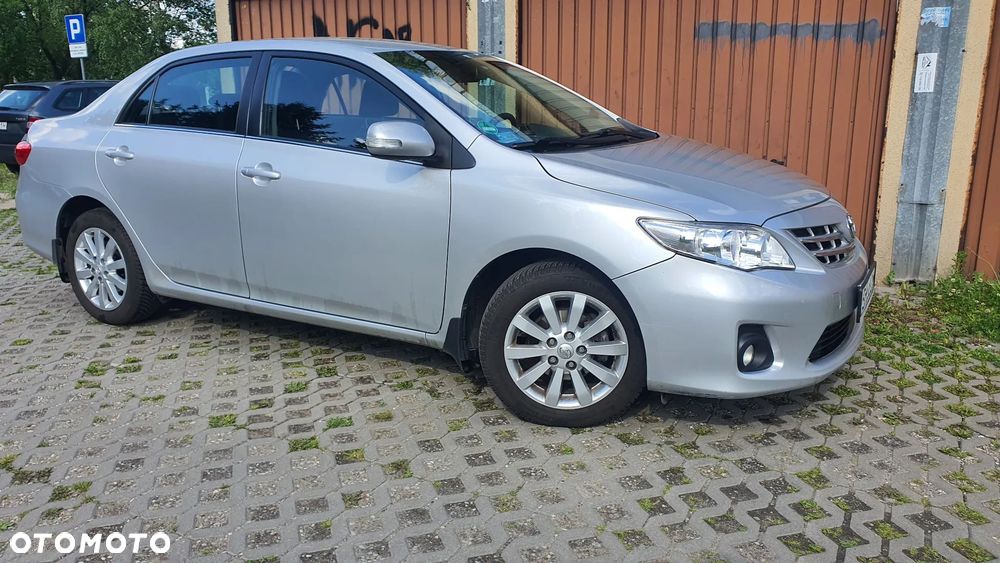 Toyota Corolla 1.6 Premium + - 9