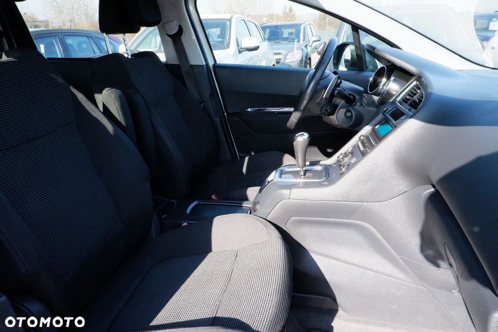 Peugeot 5008 HDI FAP 110 EGS6 Tendance - 9