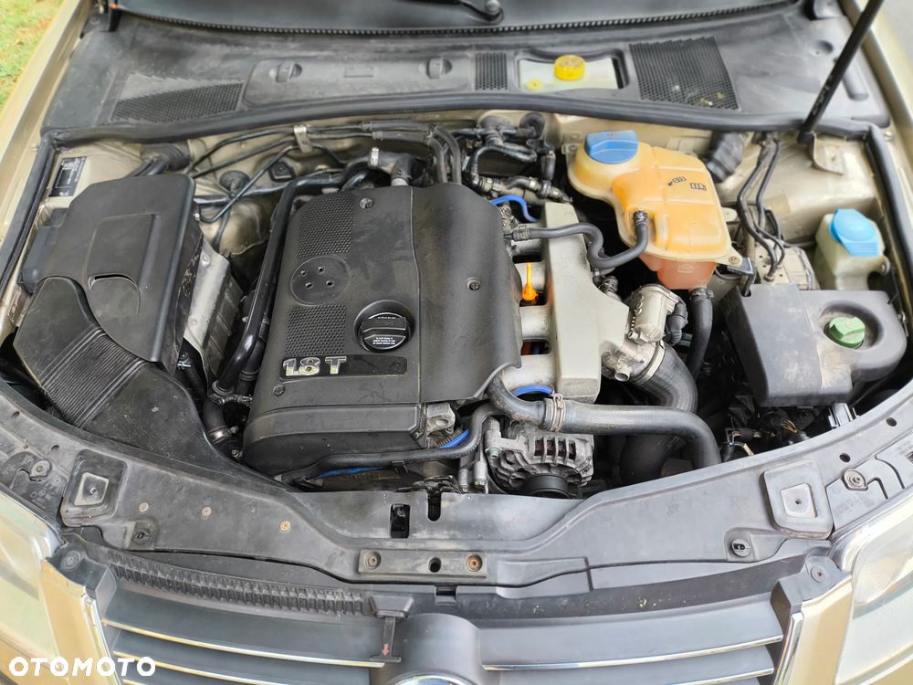 Volkswagen Passat 1.8T Comfortline - 26