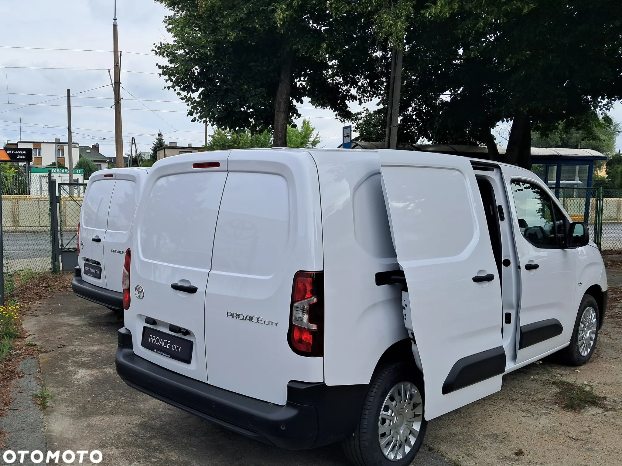 Toyota Proace City 1.5 D-4D Long 2,4t Active (bryg.) - 3