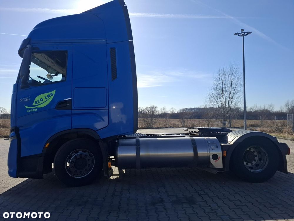 Isuzu S-Way 460 LNG - 3