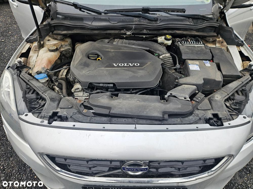 Volvo V40 T3 - 9