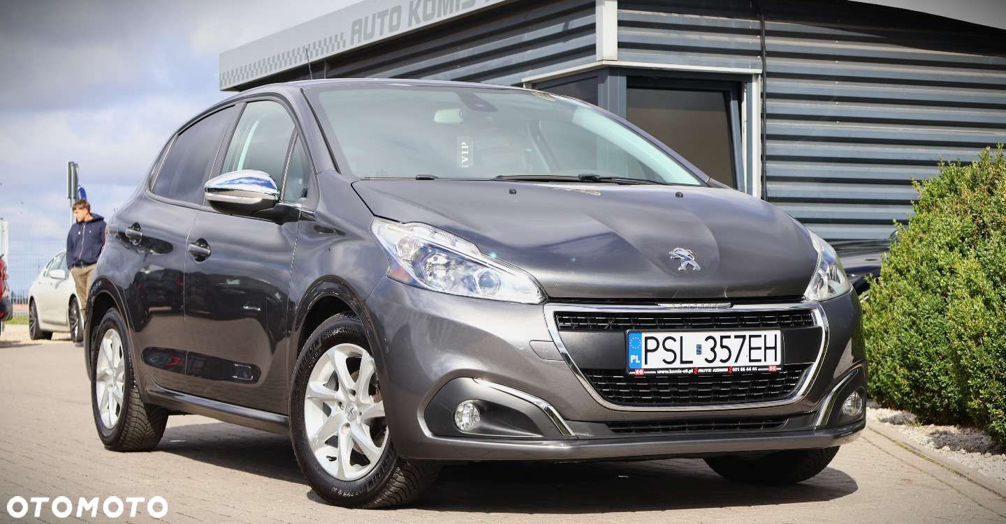 Peugeot 208 - 1