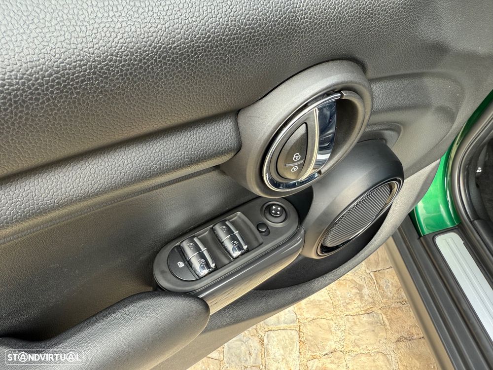 MINI 5 Portas Cooper Auto - 5