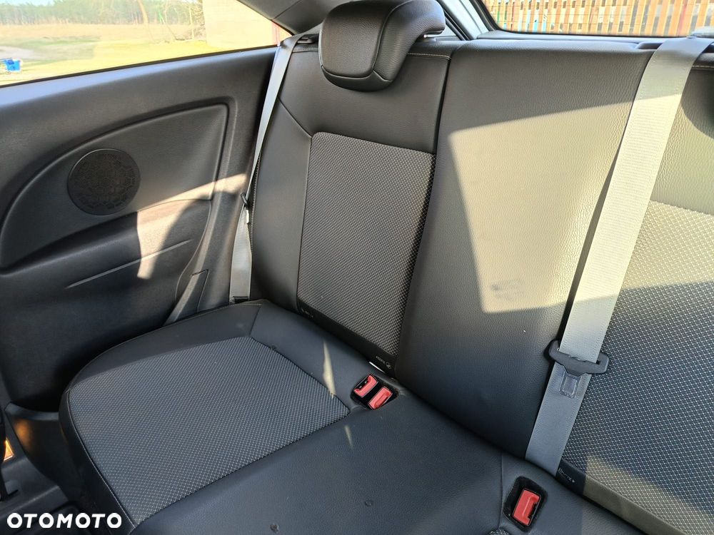 Opel Corsa 1.2 16V Enjoy - 19