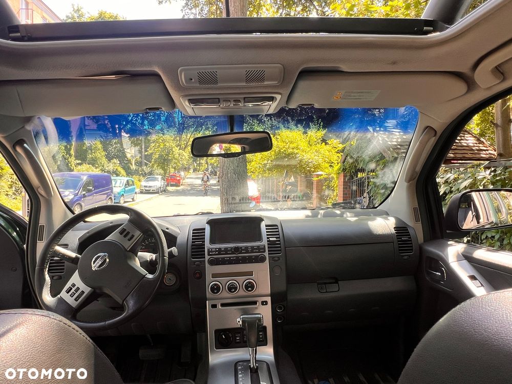 Nissan Navara 2.5 D SE - 3