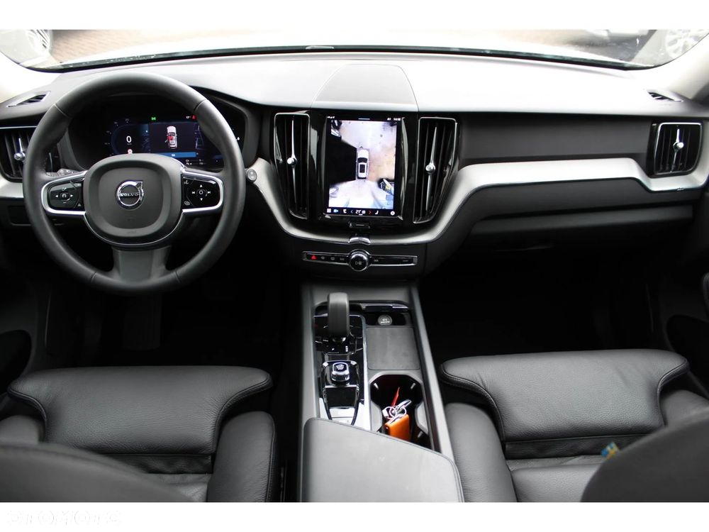 Volvo XC 60 B5 B AWD Plus Dark - 7