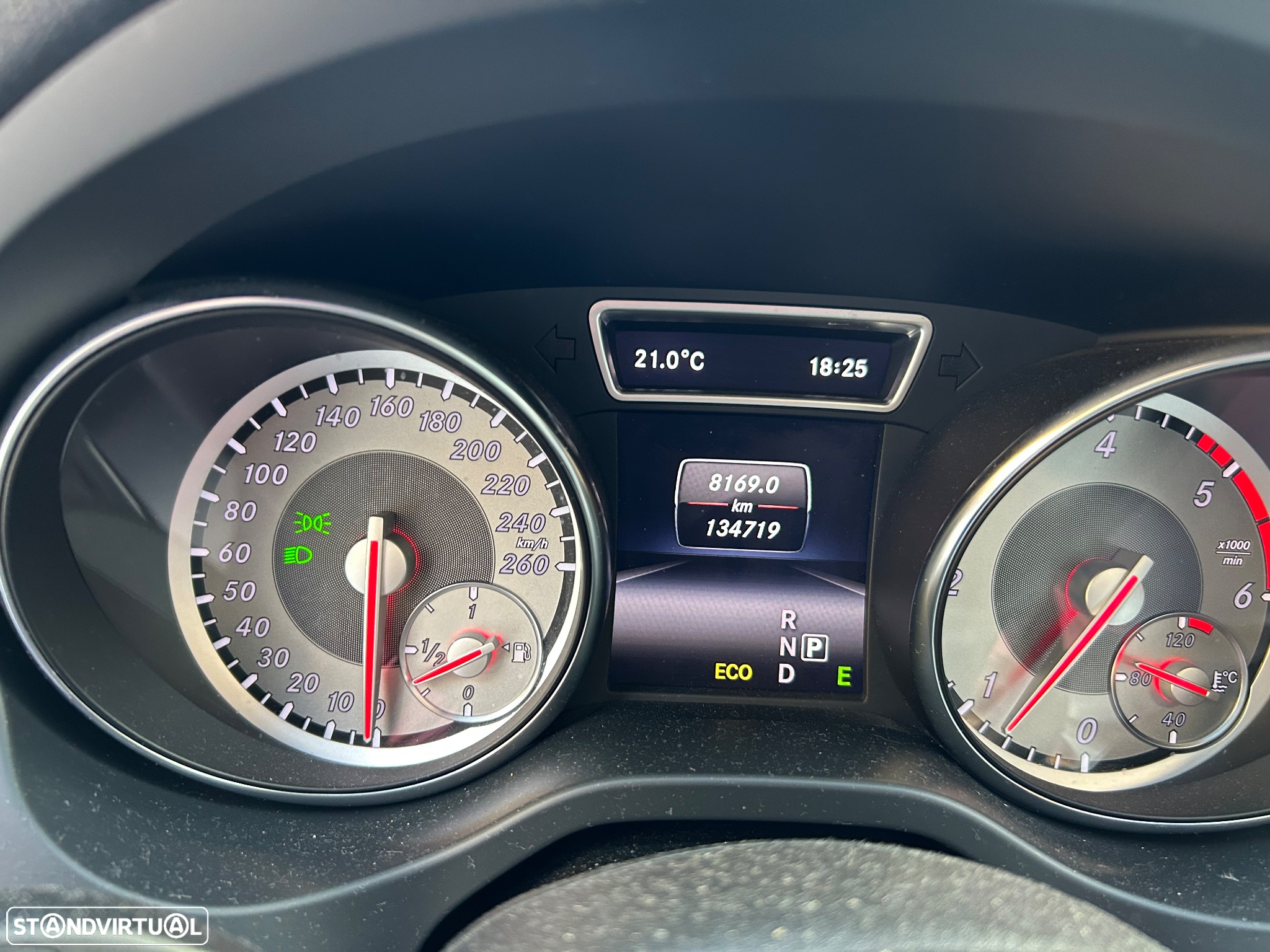 Mercedes-Benz CLA 220 - 25