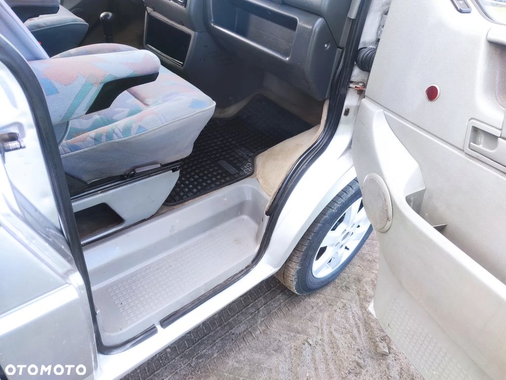 Volkswagen Multivan Standard - 18