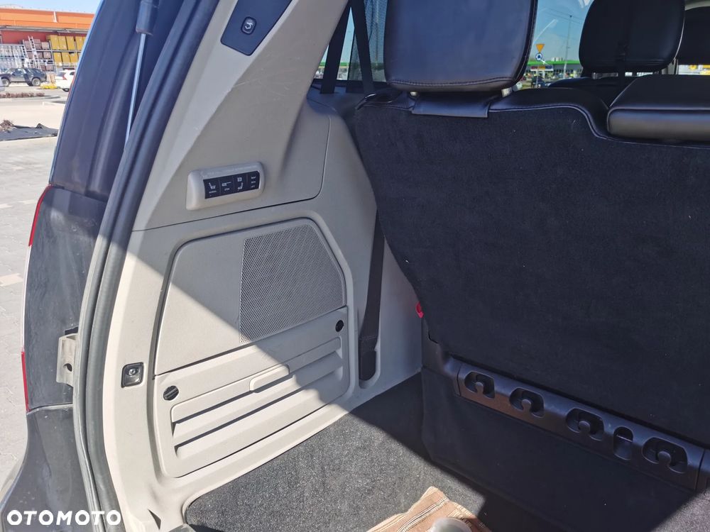 Chrysler Town & Country 3.6 Limited - 14