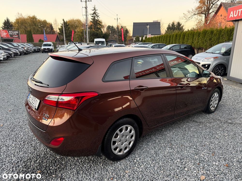 Hyundai i30 1.6 CRDi Classic + - 14