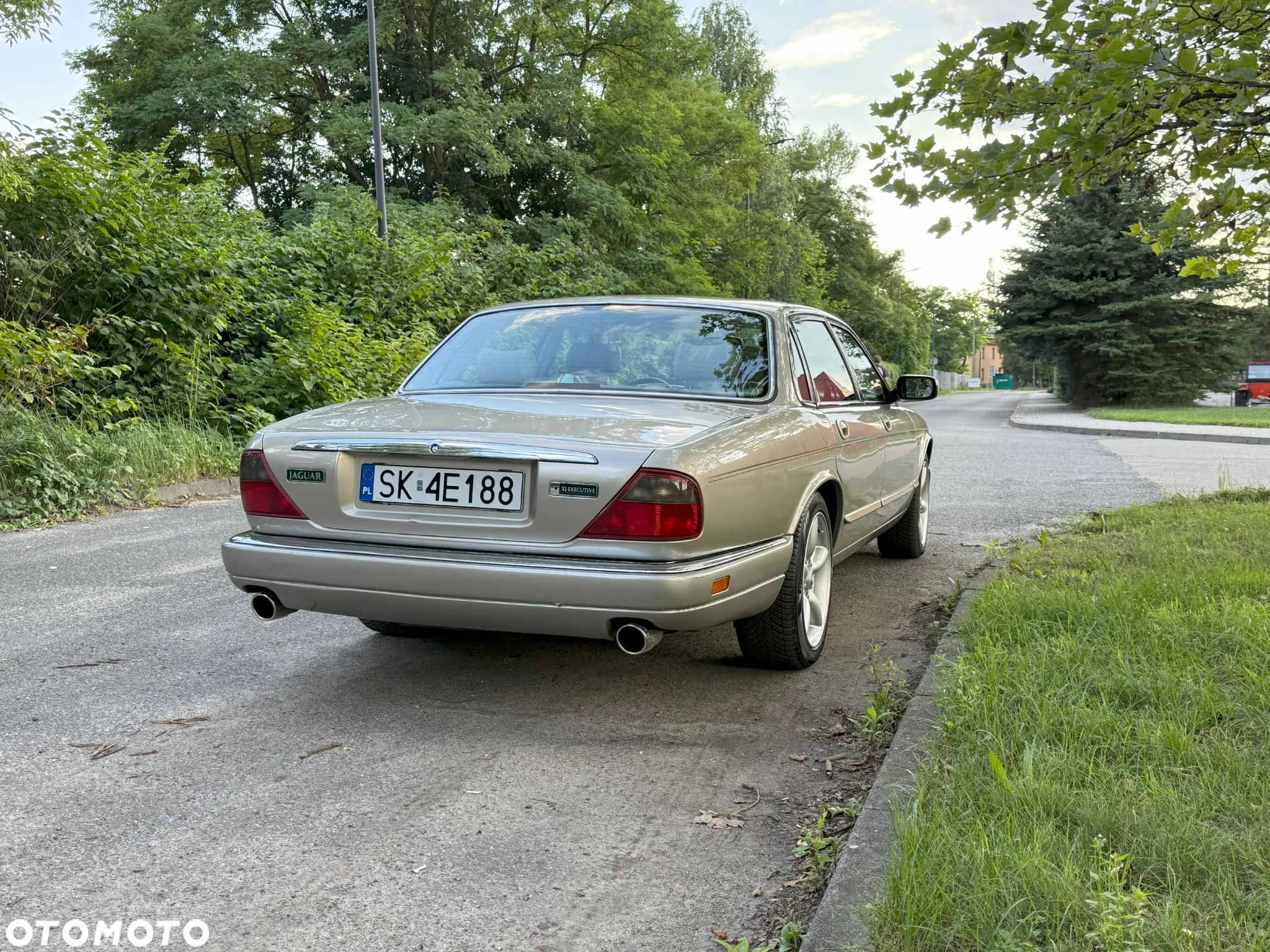 Jaguar XJ - 17