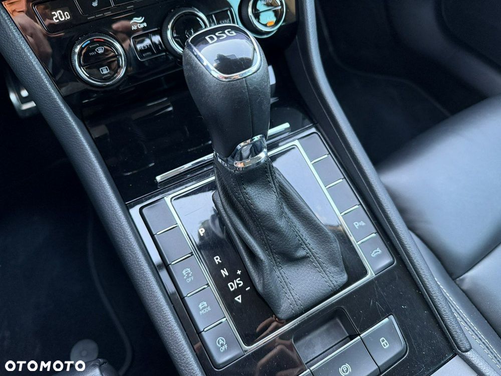 Skoda Superb 2.0 TSI L&K DSG - 32