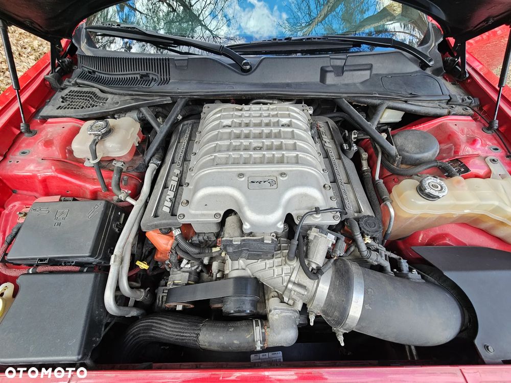 Dodge Challenger - 11