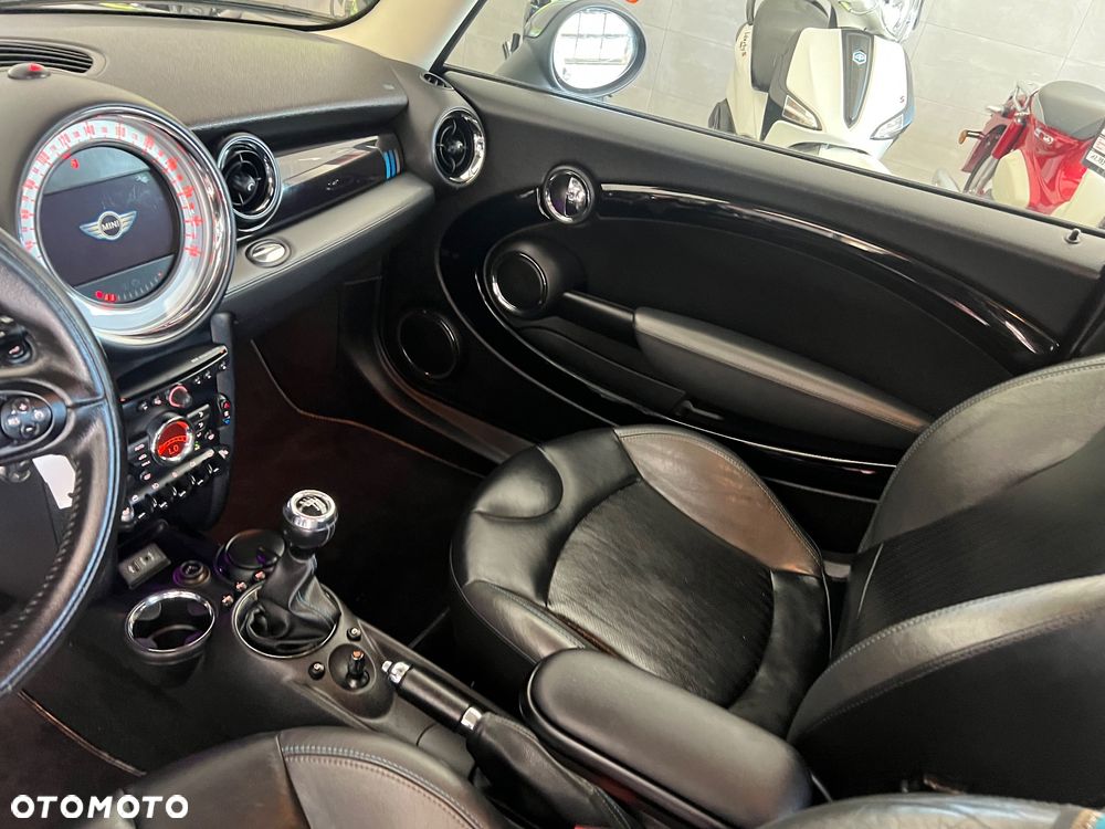 MINI Cooper D Bayswater - 13