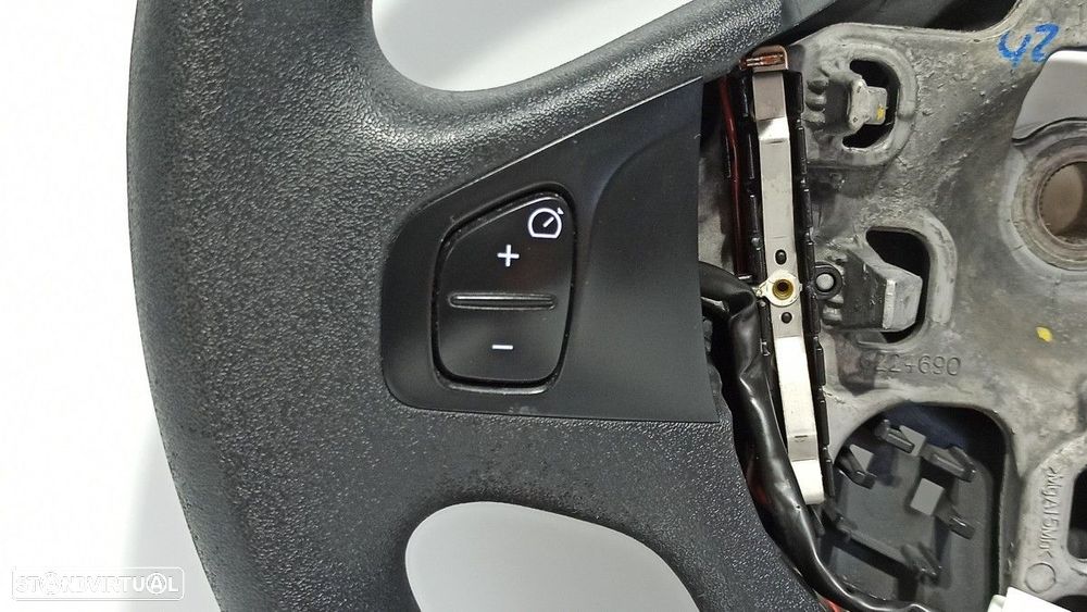 VOLANTE RENAULT CAPTUR LIMITED - 13