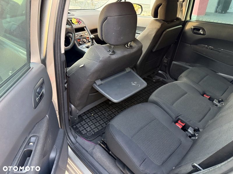 Peugeot 5008 155 THP Family - 11