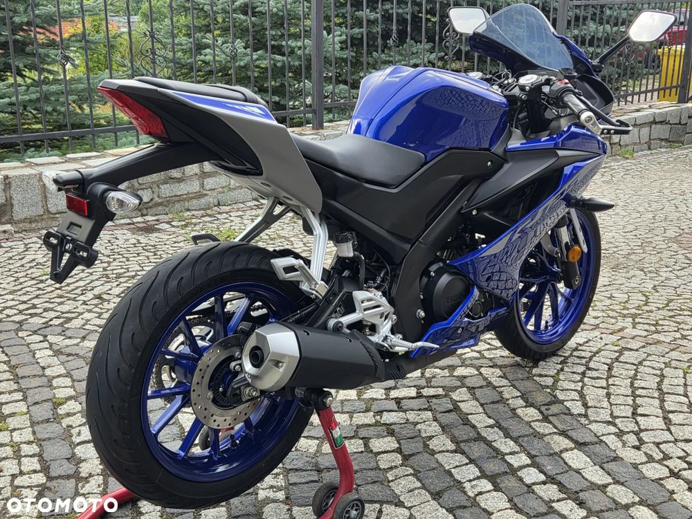 Yamaha YZF - 4