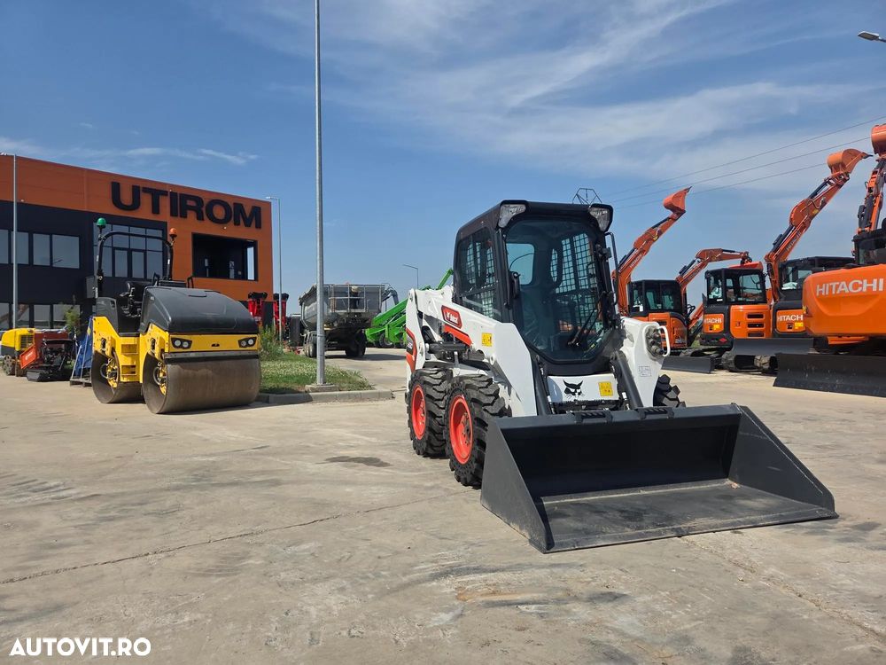 Bobcat S510, 2025, NOU, ridica 800kg, Masa operationala 3t, ANVELOPE PLINE, cabina inchisa cu AER CONDITIONAT, latime 1,7m, lungime 3,3m, inaltime 2m, motor KUBOTA 50CP, cupla rapida, furci, Jouystickuri, posibil leasing 4 ani-PROMOTIE 42.900 EUR+Tva - 15