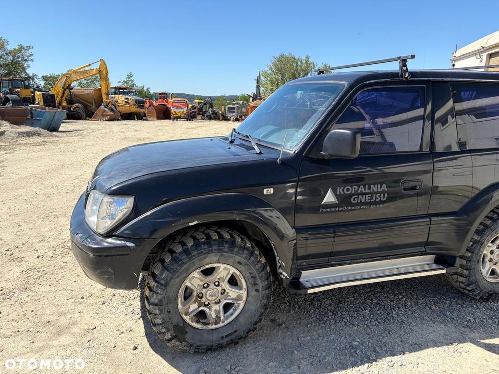 Toyota Land Cruiser - 1