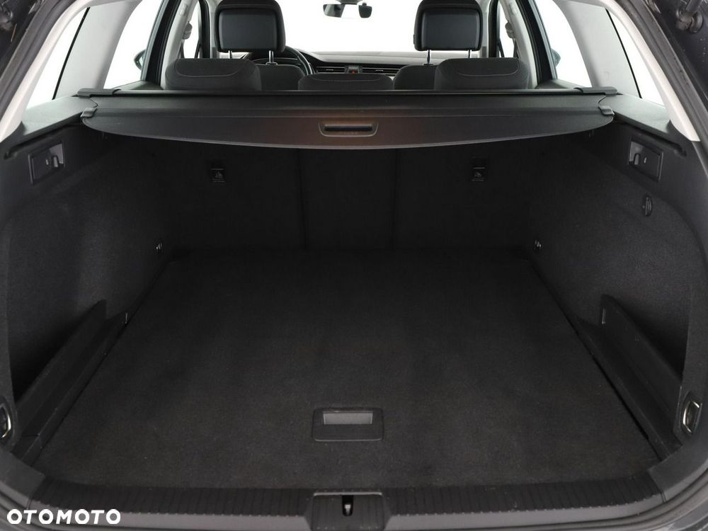 Volkswagen Passat Variant 2.0 TDI SCR DSG 4Motion Business - 21