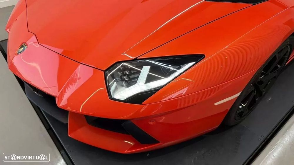 Lamborghini Aventador 6.5 V12 LP700-4 - 2