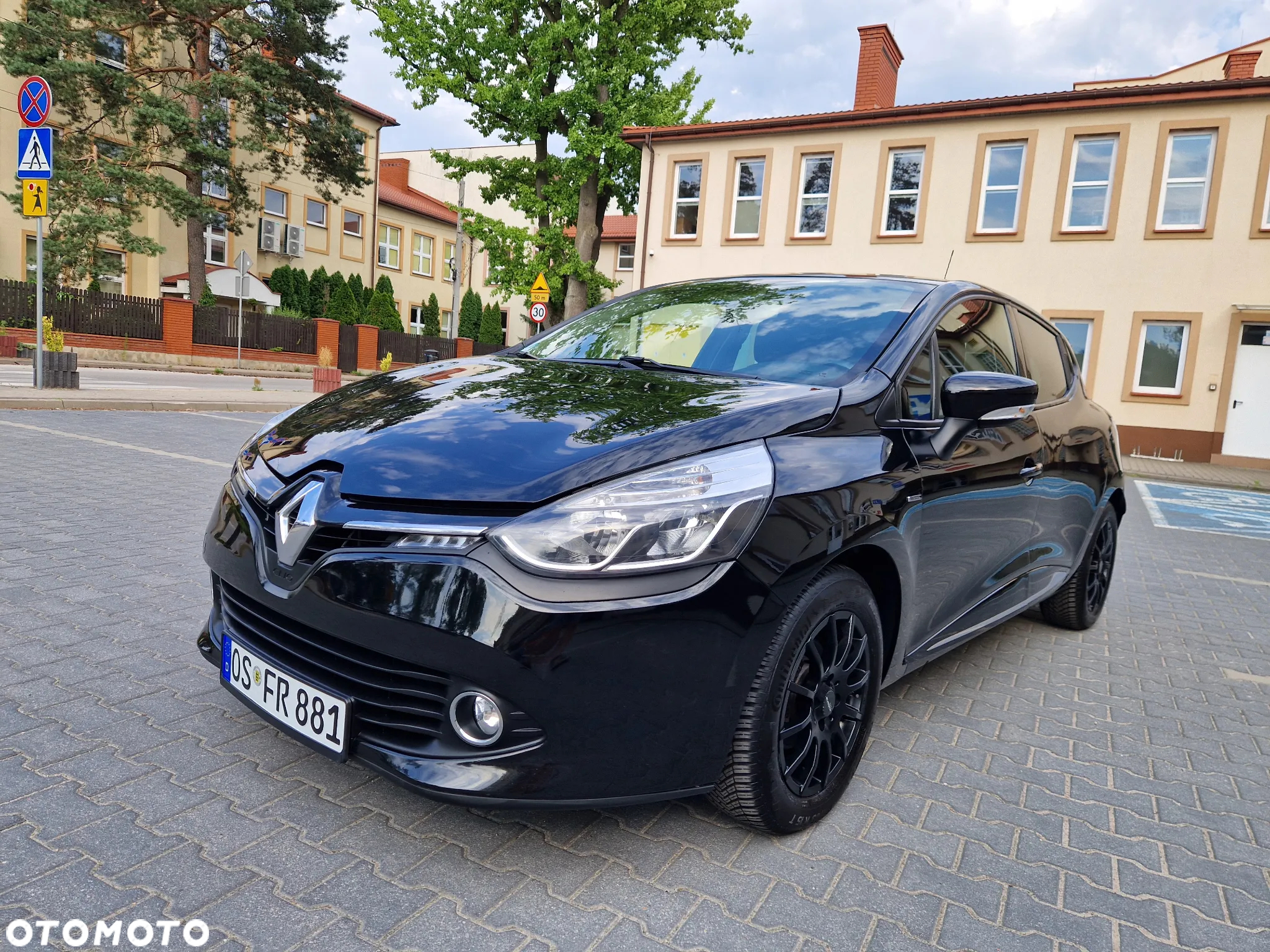 Renault Clio 1.2 16V Limited EU6 - 9