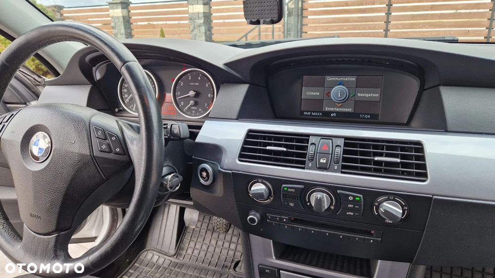 BMW Seria 5 523i - 12