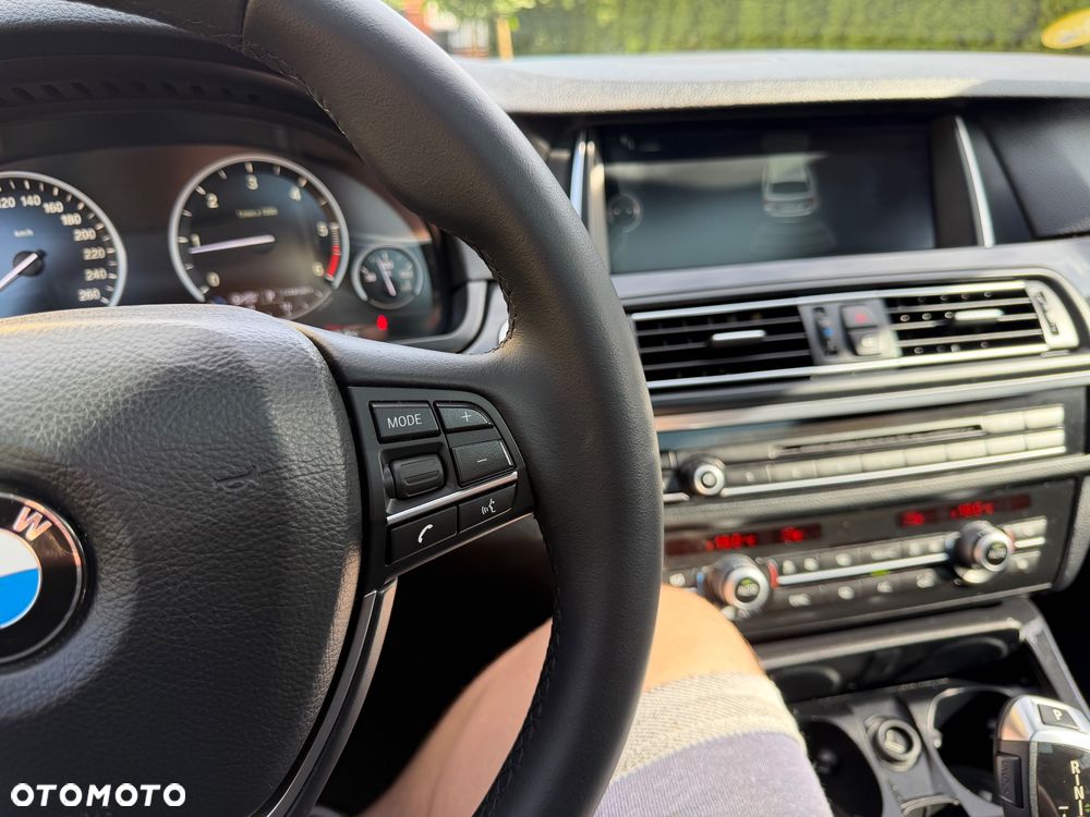 BMW Seria 5 520d Luxury Line - 24