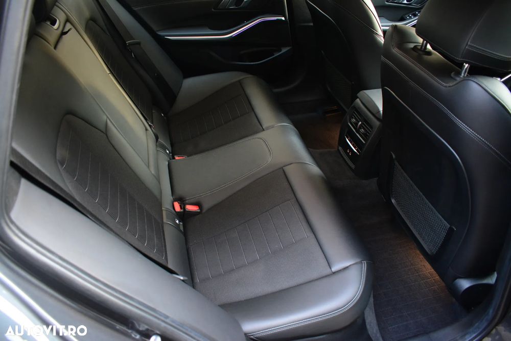 BMW Seria 3 330e Aut. Sport Line - 18