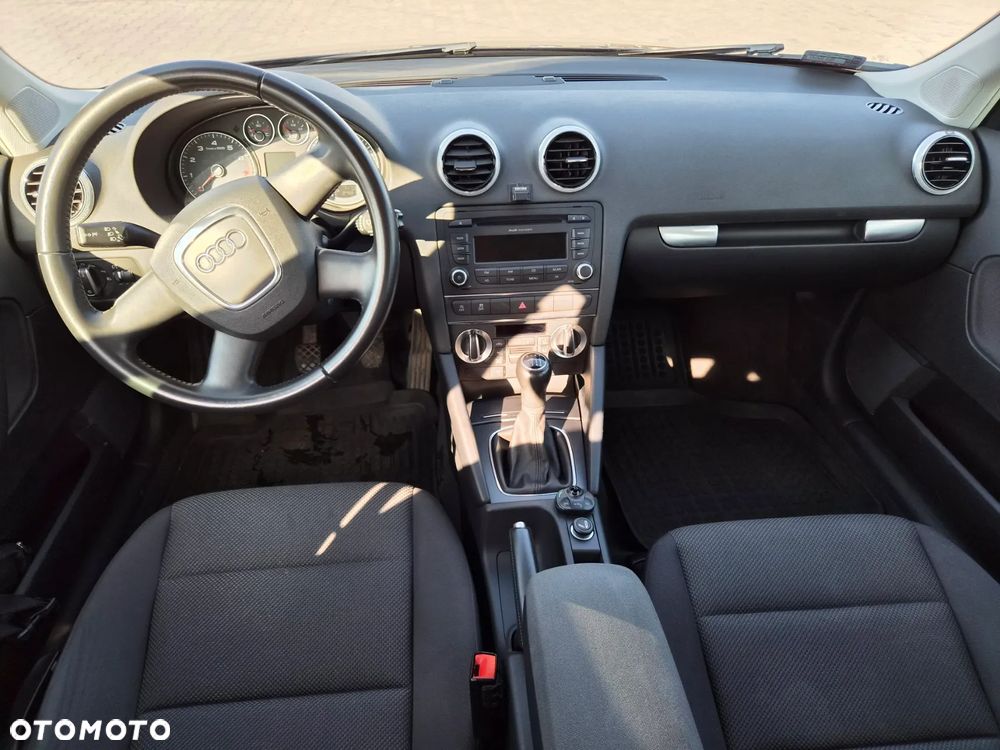 Audi A3 Sportback 1.2 TFSI Attraction - 8