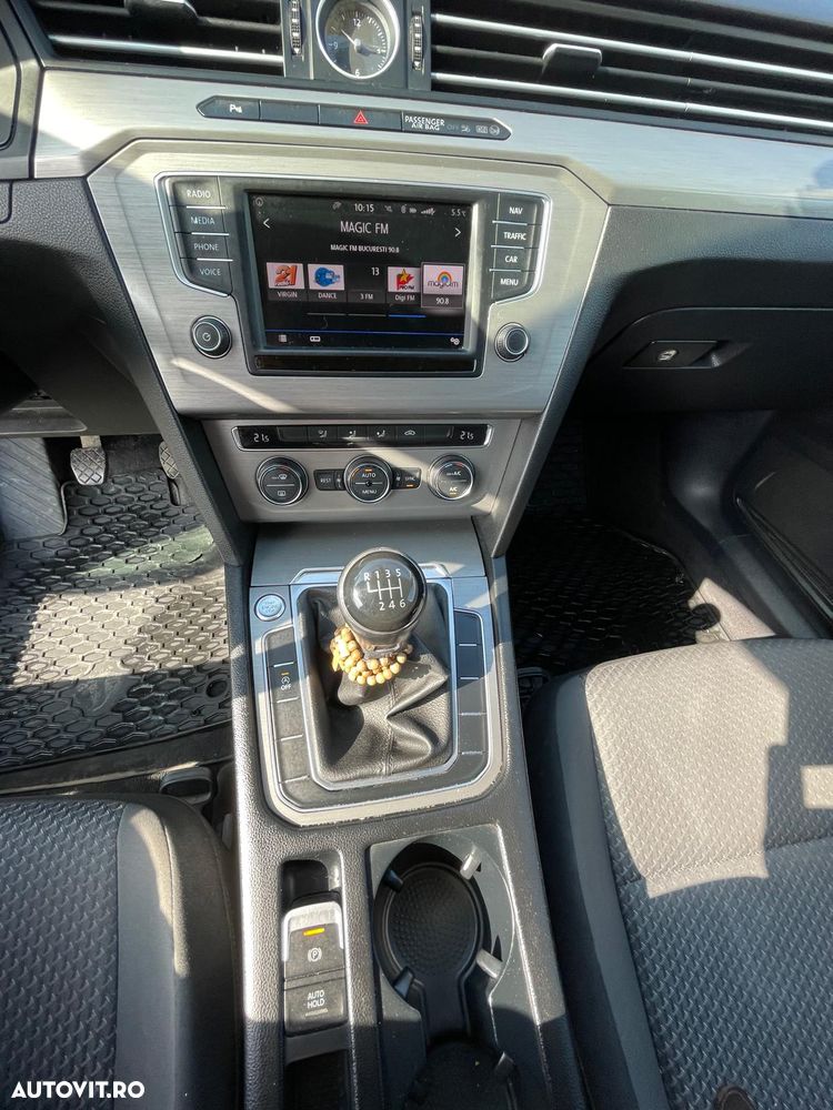 Volkswagen Passat - 17