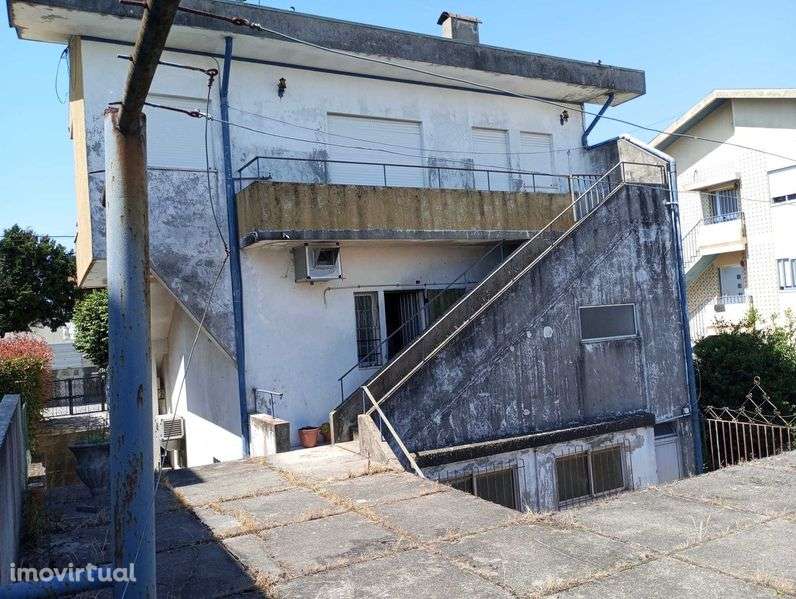 Moradia independente habitação + comércio, terreno de 500 m², 3 pisos - Grande imagem: 4/11