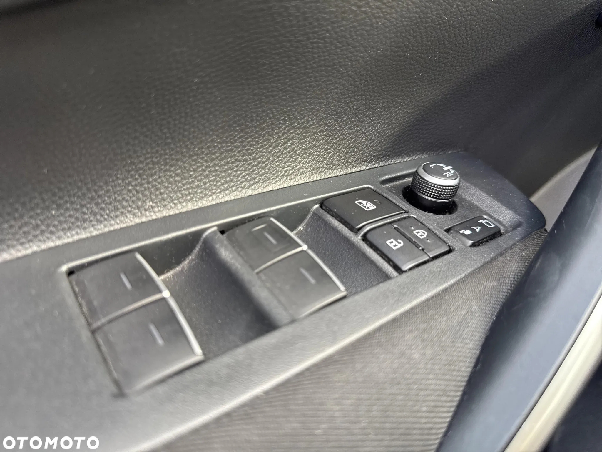 Toyota Corolla 1.6 Comfort - 25