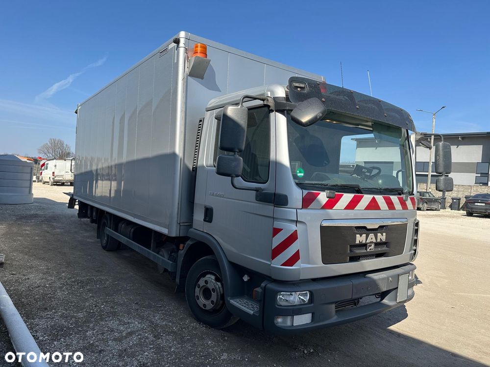MAN TGL 8.220 - 2