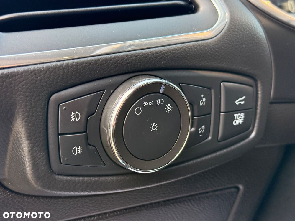 Ford Edge 2.0 EcoBlue Bi-Turbo 4x4 Titanium - 22