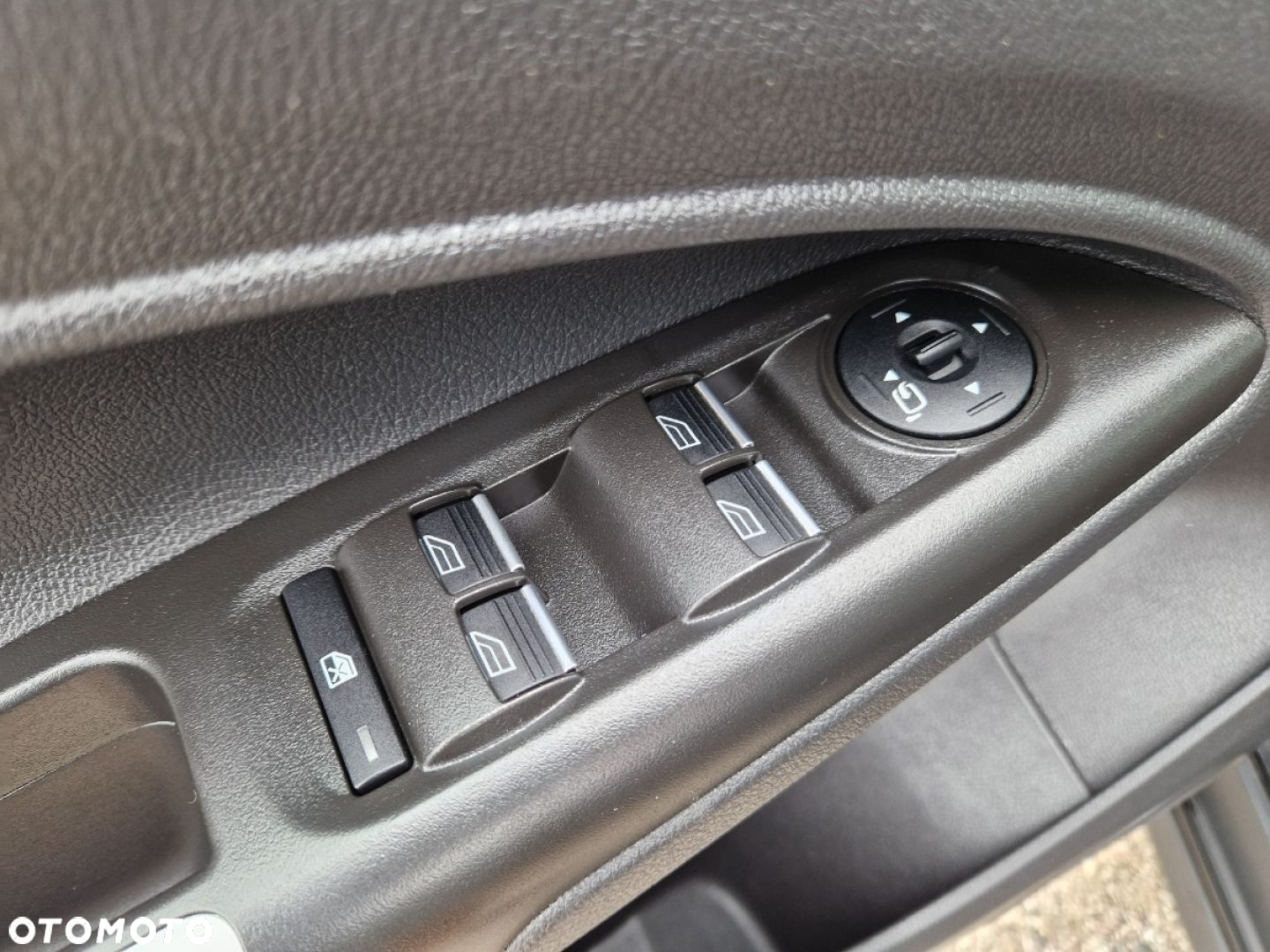 Ford Tourneo Connect Grand 1.6 TDCi Titanium - 9